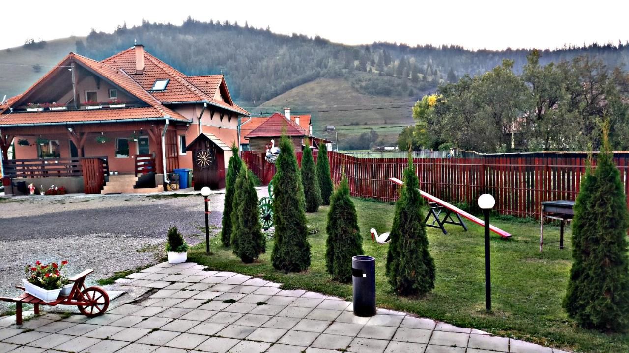 Отели типа «постель и завтрак» Picnic Panzio Lunca de Sus-15