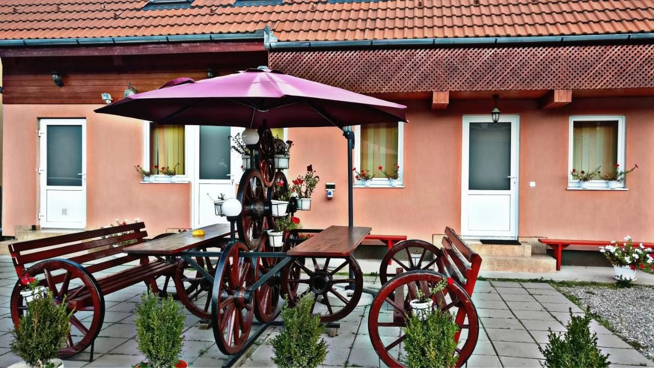 Отели типа «постель и завтрак» Picnic Panzio Lunca de Sus-22